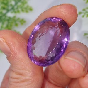Натуральный аметист овал 27х21 мм