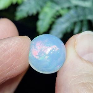 Природный радужный огненный опал 7 кт