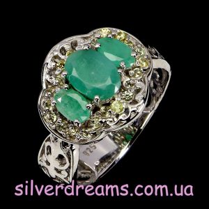 Перстень серебро натуральный изумруд + шампань-сапфир