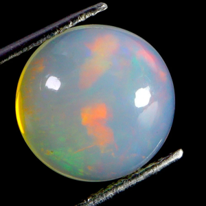 Природный радужный опал