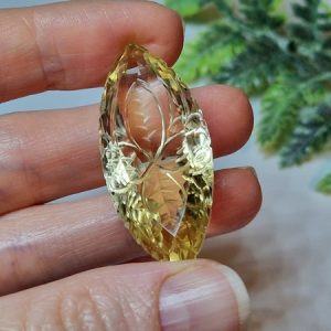 Крупный природный лимонный кварц 73 кт
