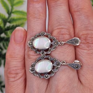 Серьги серебро природный перламутр + марказит