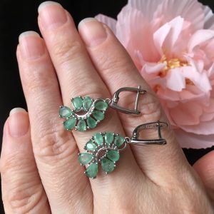 Серьги серебро природный изумруд