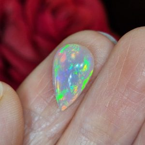 Натуральный эфиопский опал 2,23 кт