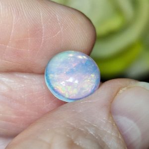Натуральный радужный опал 10 мм