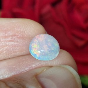 Натуральный эфиопский опал кабошон 10 мм