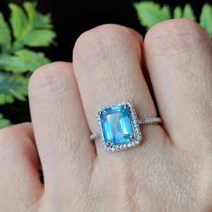 Перстень серебро натуральный голубой топаз