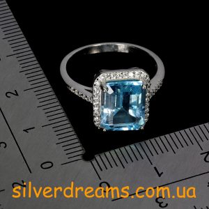 Кольцо серебро натуральный голубой топаз