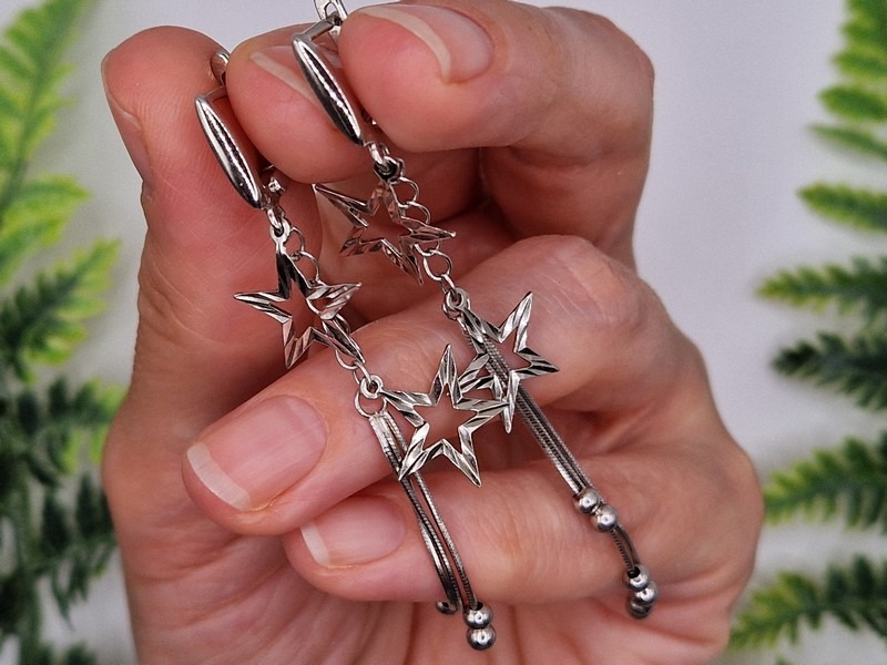 Длинные серьги из родированного серебра